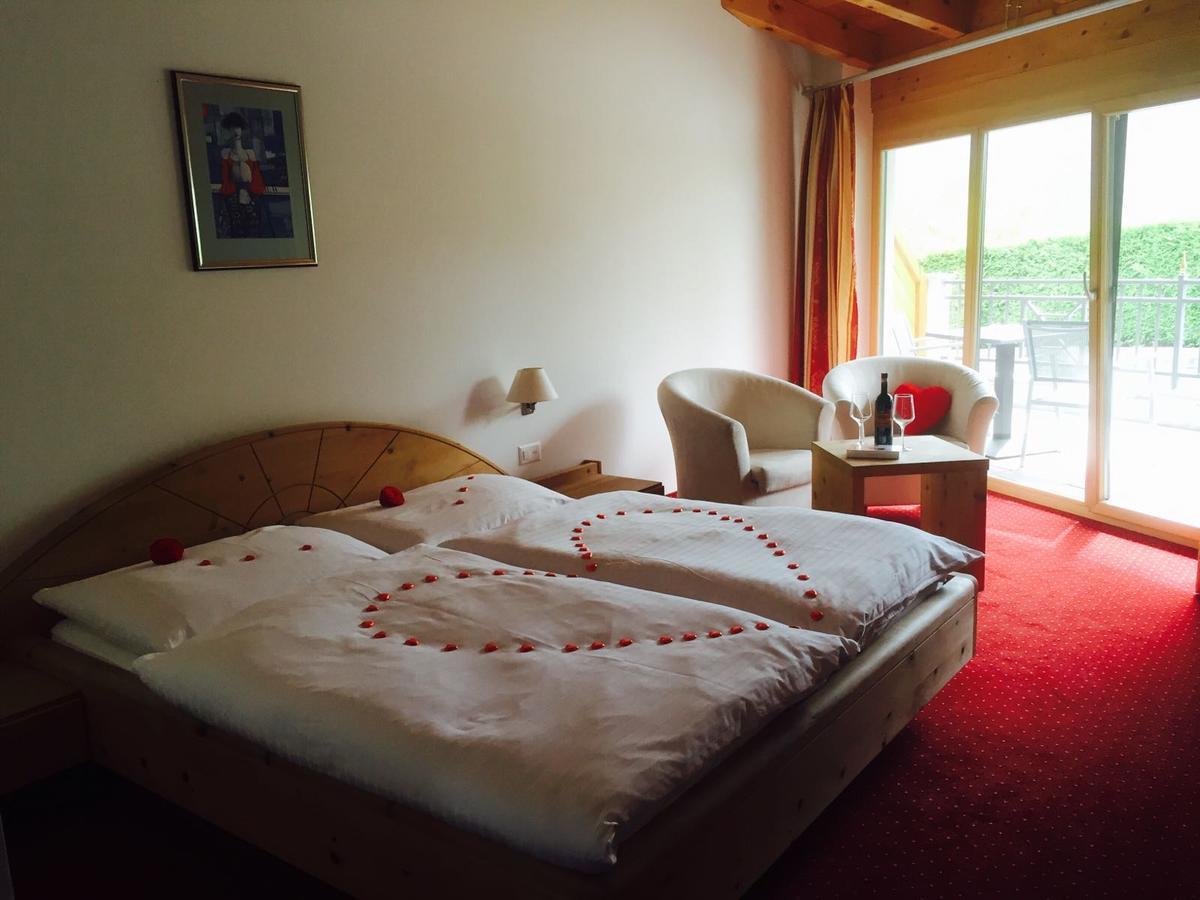 Wellnesshotel Liun B&B มุสแตร์ ภายนอก รูปภาพ